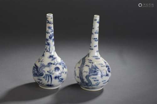 Paire de vases en porcelaine bleu blanc Vietnam, X...