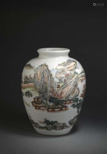 Vase en porcelaine polychrome Chine, XXe siècle La...