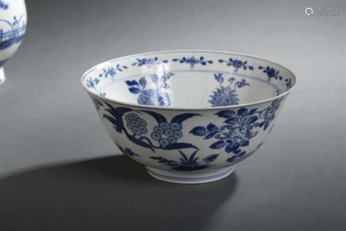 Grand bol en porcelaine bleu blanc Chine, époque K...