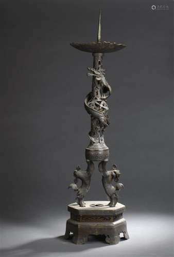 Grand chandelier en bronze Chine du Sud, fin du XI...
