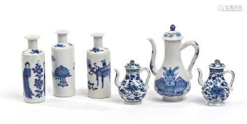 Chine, période KangxiLot comprenant trois vases...