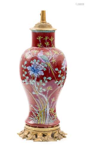Chine XIXèmeVase de forme balustre en porcelain...