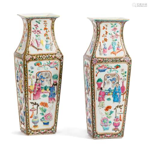 Chine XIX èmePaire de vases à pans coupés à déc...