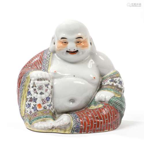 Chine, période RépubliqueBouddhaï en porcelaine...