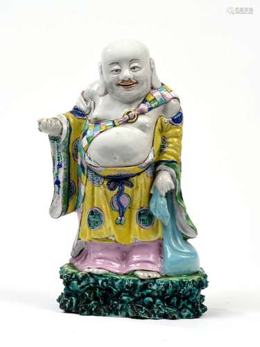 Chine, période JiaqingStatuette en biscuit et é...