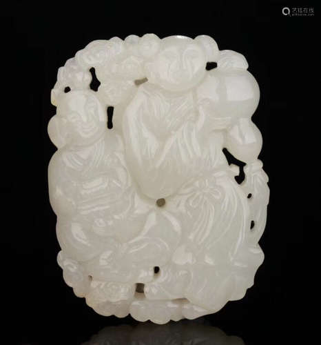 A HETIAN JADE CARVED PENDANT