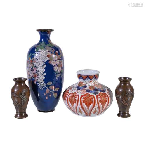 A Japanese cloisonné enamel vase