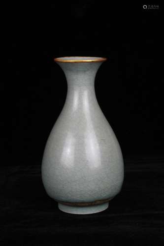 Chinese Long Quan Vase