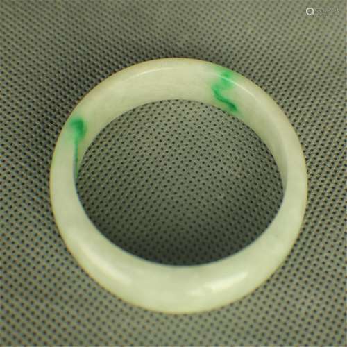 A natural jadeite bracelet