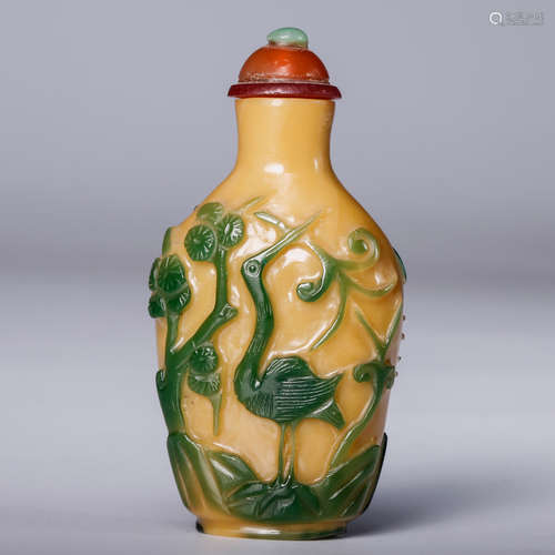 CHINESE PEKING GLASS SNUFF BOTTLE