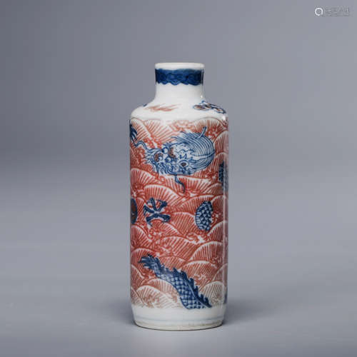 CHINESE BLUE AND WHITE IRON RED SNUFF BOTTLE