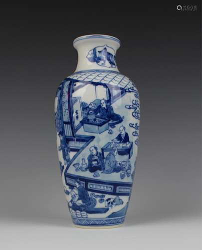 CHINESE BLUE AND WHITE PORCELAIN VASE