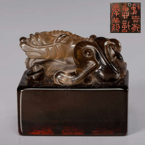 CHINESE CRYSTAL CARVED BEAST SEAL