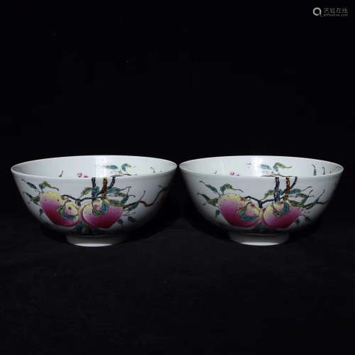 A PAIR OF FAMILLE-ROSE BLESSING & LONGEVITY BOWLS