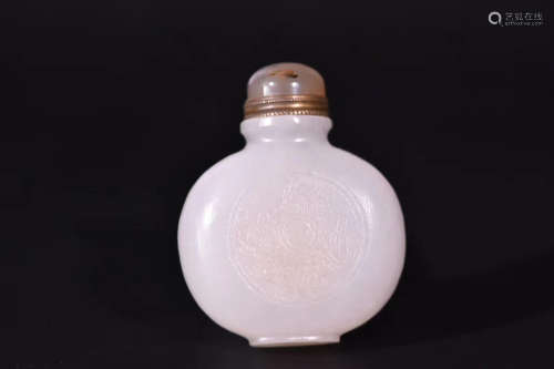 19-20TH CENTURY, A HETIAN JADE SNUFF BOTTLE, LATE QING DYNASTY