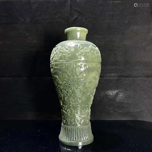 A HETIAN JADE FLORAL PATTERN MEI VASE