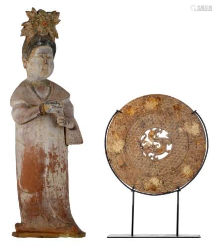 A Chinese painted pottery fat lady, Tang type; added a carved stone dragon decorated mounted Bi disk, H 67,5 - ø 27,5 cm