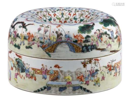 A Chinese famille rose 'one hundred boys' round box and cover, with a Jiaqing mark, H 14 cm - ø 24 cm