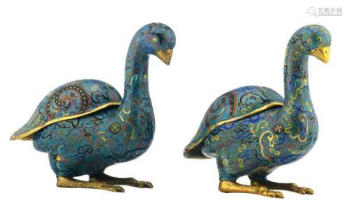 A pair of Chinese gilt bronze cloisonné enamel bird shaped incense burners, one marked, about 1900, H 21,3 - W 12 - D 22,5 cm