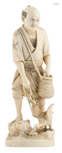 A Japanese ivory okimono, depicting a fisherman from daily life in the Meiji period, partially tinted, marked, H 18,5 cm - Weight: about 368g
