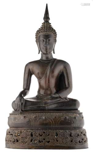 A fine Oriental bronze seated Buddha on a matching lotus base, probably Thailand, 19thC, H 76 cm