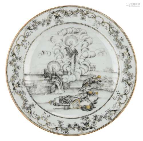 A Chinese encre de chine and gilt decorated export porcelain dish with a biblical scene depicting the resurrection of Christ, 18thC, ø 22,5 cm