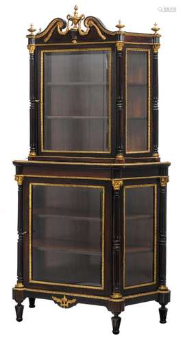 An impressive 19thC Neoclassical gilt bronze mounted trapezoidal rosewood display cabinet, veneer on mahogany and oak, H 191,5 - W 101 - D 45,5 cm