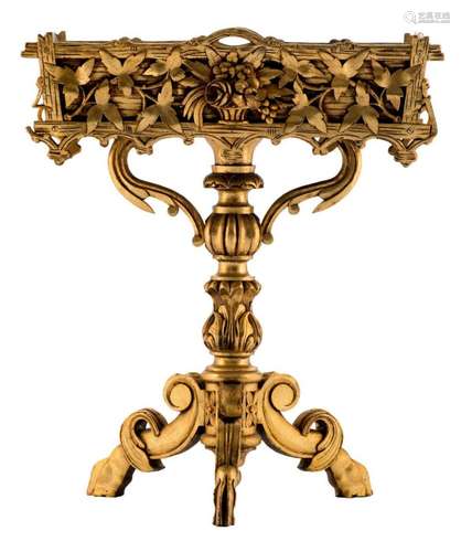 A late Victorian sculpted and gilt wood jardiniere on stand, H 86,5 - W 74,5 - D 42 cm