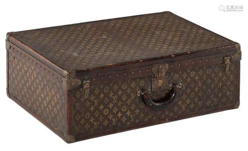 A Louis Vuitton travel suitcase, H 54 - W 80,5 cm