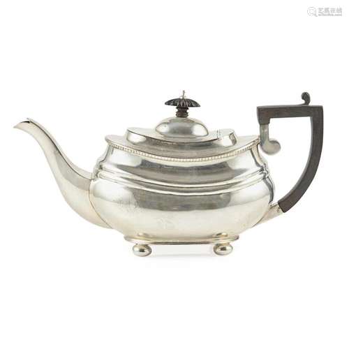 A Victorian and an Edwardian silver teapot Height: 13cm, gross weight: 46.13oz