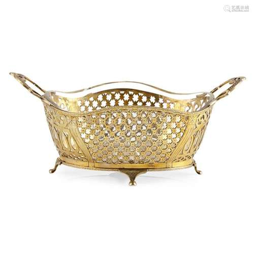 A continental silver gilt basket Width across handles: 24.5cm, weight: 10oz