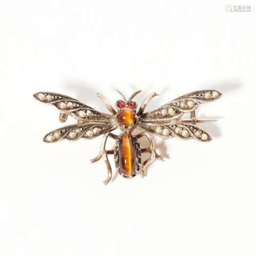 A gem set insect brooch Widths: 42mm & 54mm