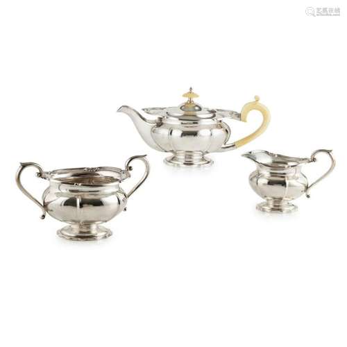 Y A matched three piece tea service Height: 13.5cm, weight (all in): 46.52oz