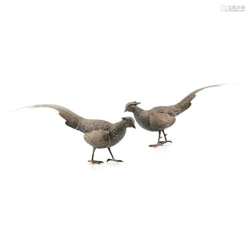 A pair of Peruvian pheasants Height: 11cm, length: 32cm, weight: 17oz