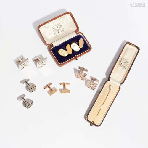 A collection of gentleman's cufflinks