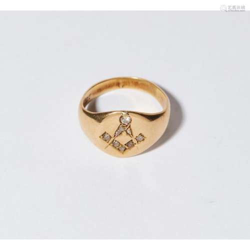 A gentleman's diamond set signet ring Ring size: M/N