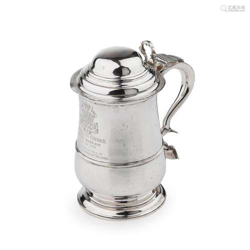 A large Victorian lidded tankard Height: 21cm, weight: 25oz