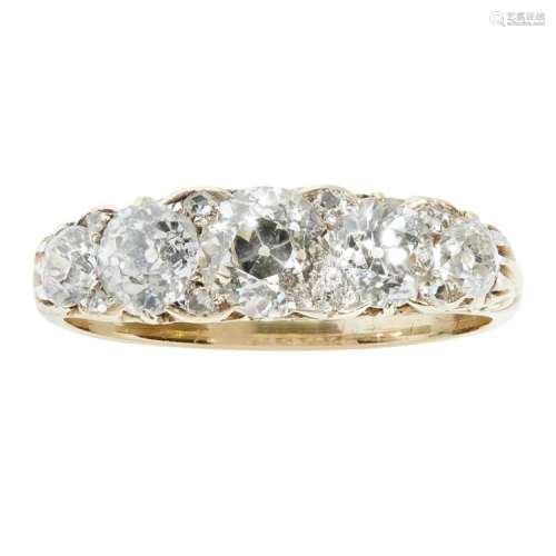 A Victorian five stone diamond set ring Ring size: Q