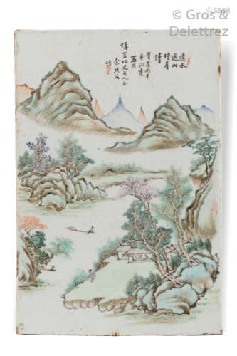 Chine, période République Plaque en porcelaine et...