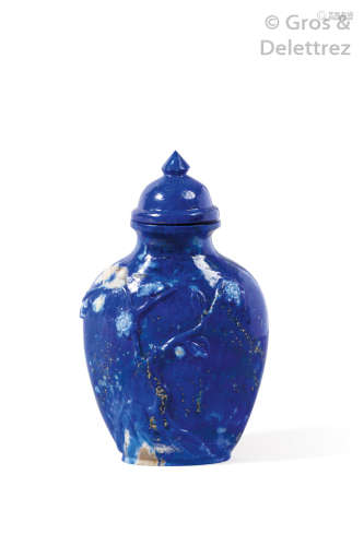 Chine, XXème Flacon tabatière en lapis lazuli tei...