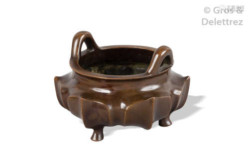 Chine, XVIIIe siècle Brûle parfum tripode en bron...