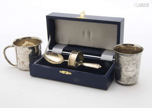 A modern cased silver teaspoon and napkin ring Christening set