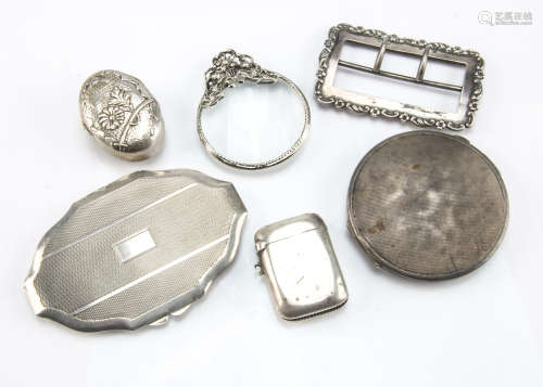Six Victorian and first half 20th Century small silver items