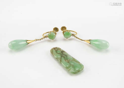 A pair of vintage Chinese jade and 9ct gold drop pendant earrings