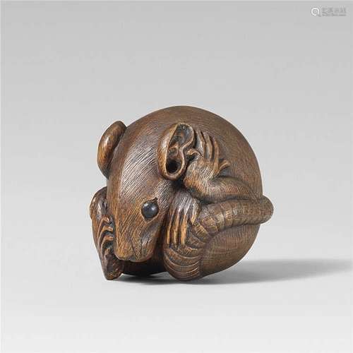 A large and fine boxwood Ise-Yamada school netsuke of a rat rolled into a ball, by Masashige. Ca. 1960/1970