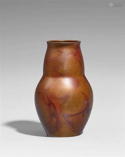 A bronze vase by Hôun. Second half 20th century