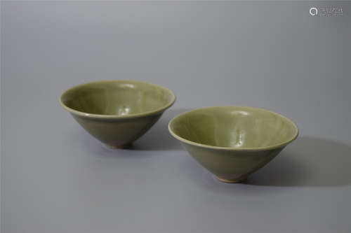 PAIR OF CHINESE PORCELAIN YAOZHOU KILN CELADON GLAZE TEA BOWL