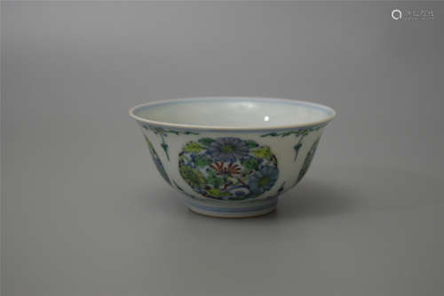 CHINESE PORCELAIN BLUE AND WHTIE DOUCAI BOWL