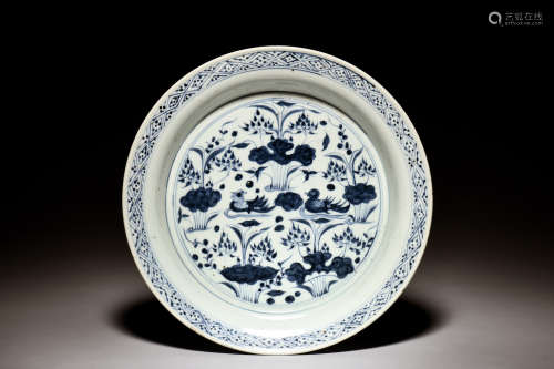 BLUE AND WHITE 'POND SCENERY' DISH