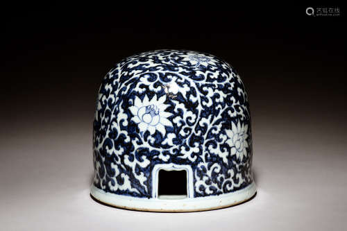 BLUE AND WHITE 'FLOWERS' YURT VESSEL
